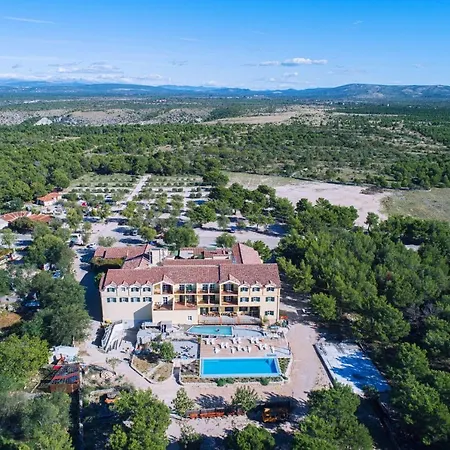 Spacious With Breakfast Included Guest house *