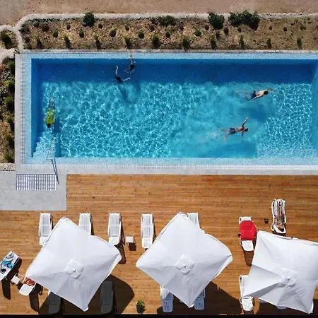 Spacious With Breakfast Included Guest house Lozovac